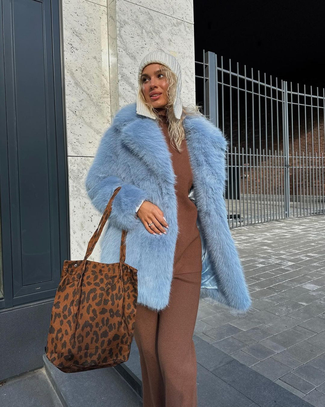 Damen Luxuriöse Kunstfelljacke mit voluminösen Ärmeln R&B