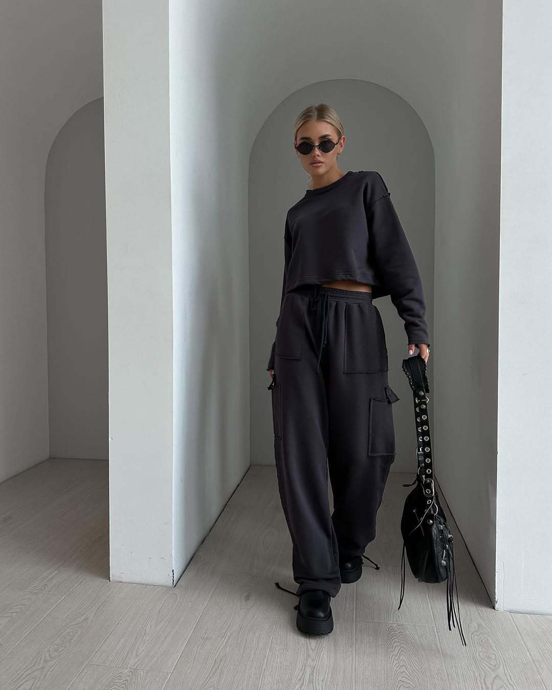 Damen lässiges cropped Sweatshirt mit Kordelzug und weiten Ärmeln R&B