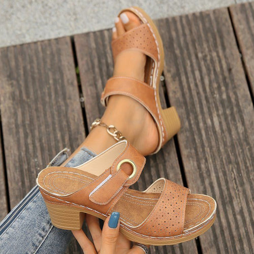 Damen modische Blockabsatz-Sandalen mit dekorativem Riemendesign R&B