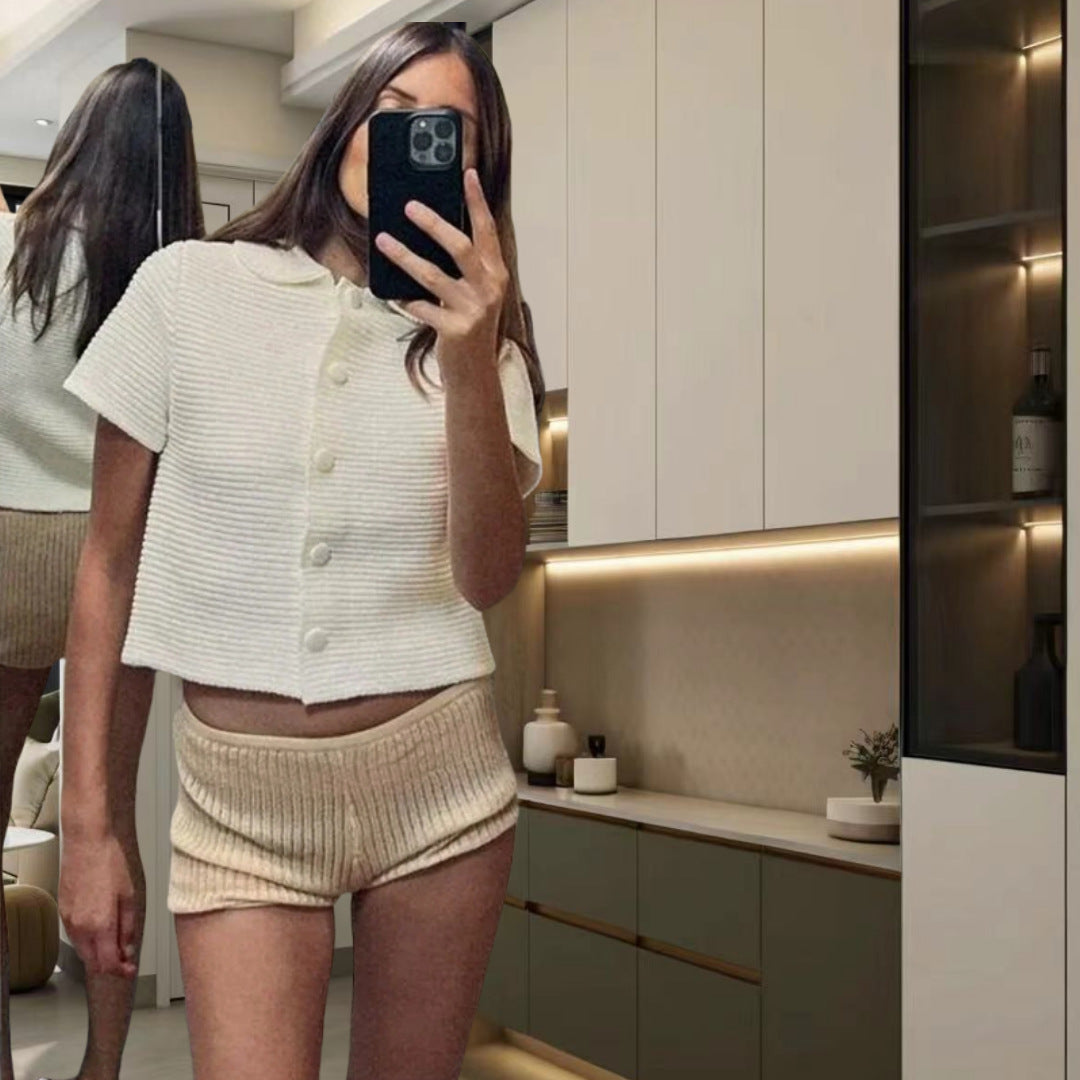 Damen Kurzärmliges Oberteil mit Knopfdetails und passendem Shorts-Set R&B