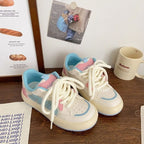 Damen Sneakers mit einzigartigem Design und innovativer Schnürtechnologie R&B