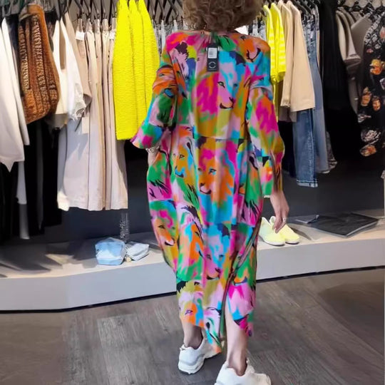 Damen Freizeit Maxikleid mit buntem Löwen-Design und praktischen Taschen Heidi-Mode