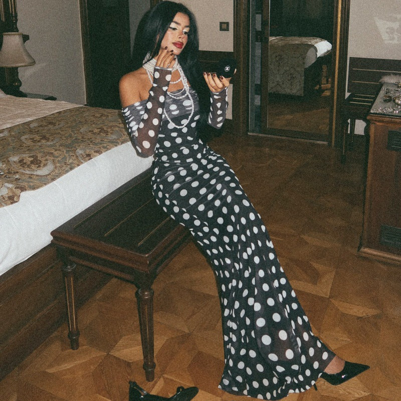 Damen Elegantes Maxikleid mit schulterfreiem Design und Punkten R&B