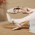 Damen Slingback-Pumps mit elegantem Quadrat-Design und dekorativem Riemen