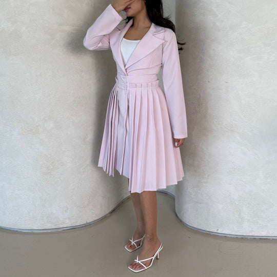 Damen Plissiertes Blazer-Kleid mit Taillengürtel und eleganten Details R&B