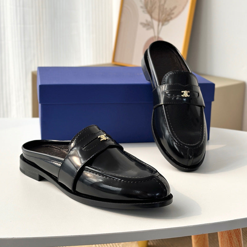 Damen Mokassin-Pantoletten mit elegantem Lackleder und modischem Schmuckdetail