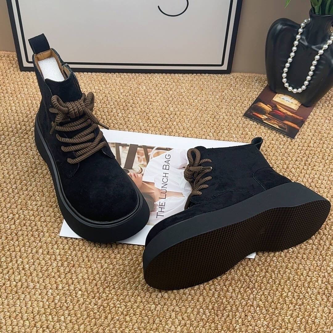 Damen Modische Stiefel mit robustem Profil und praktischer Reißverschlussöffnung