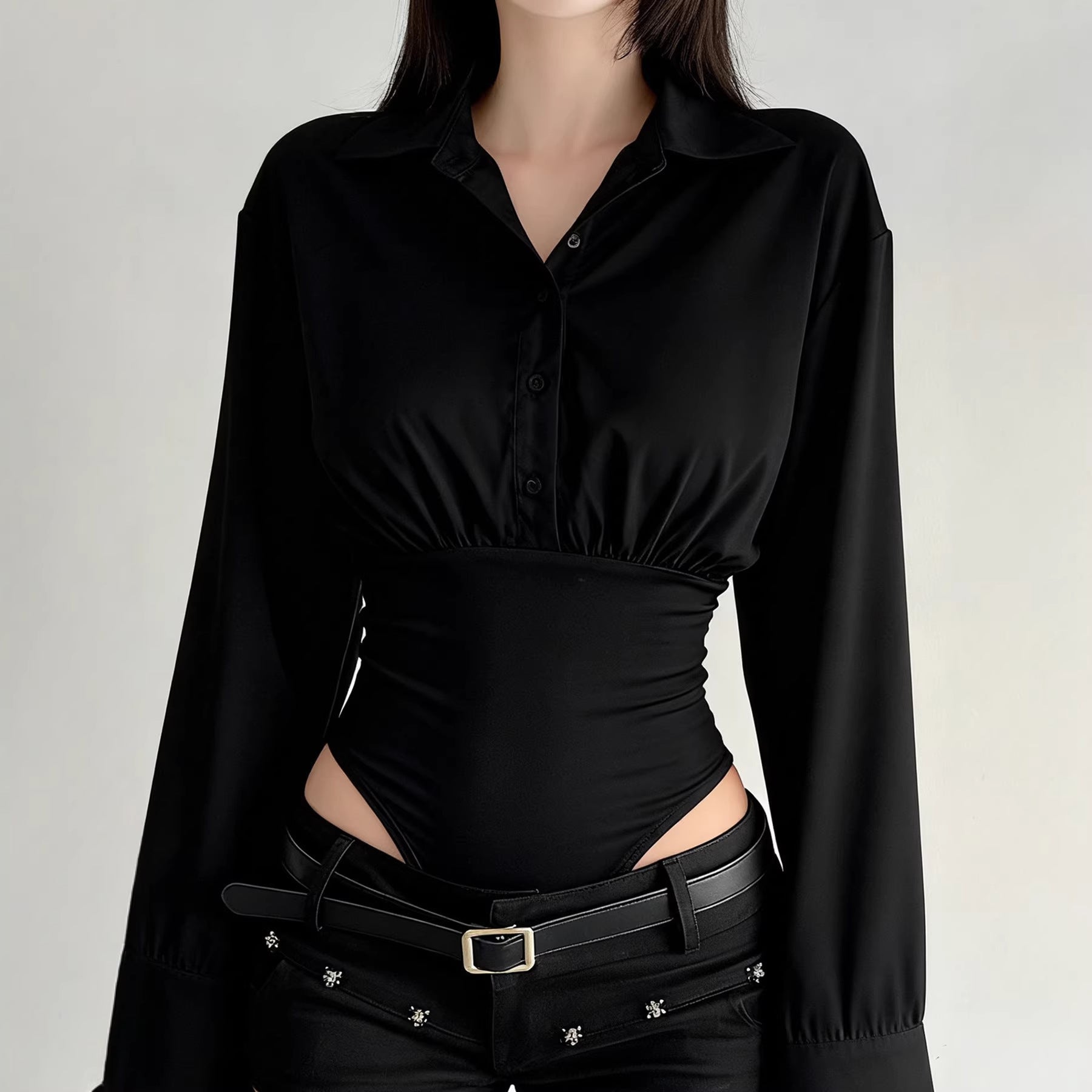 Damen eleganter Bodysuit mit feinem Kragen und Knopfdetails R&B