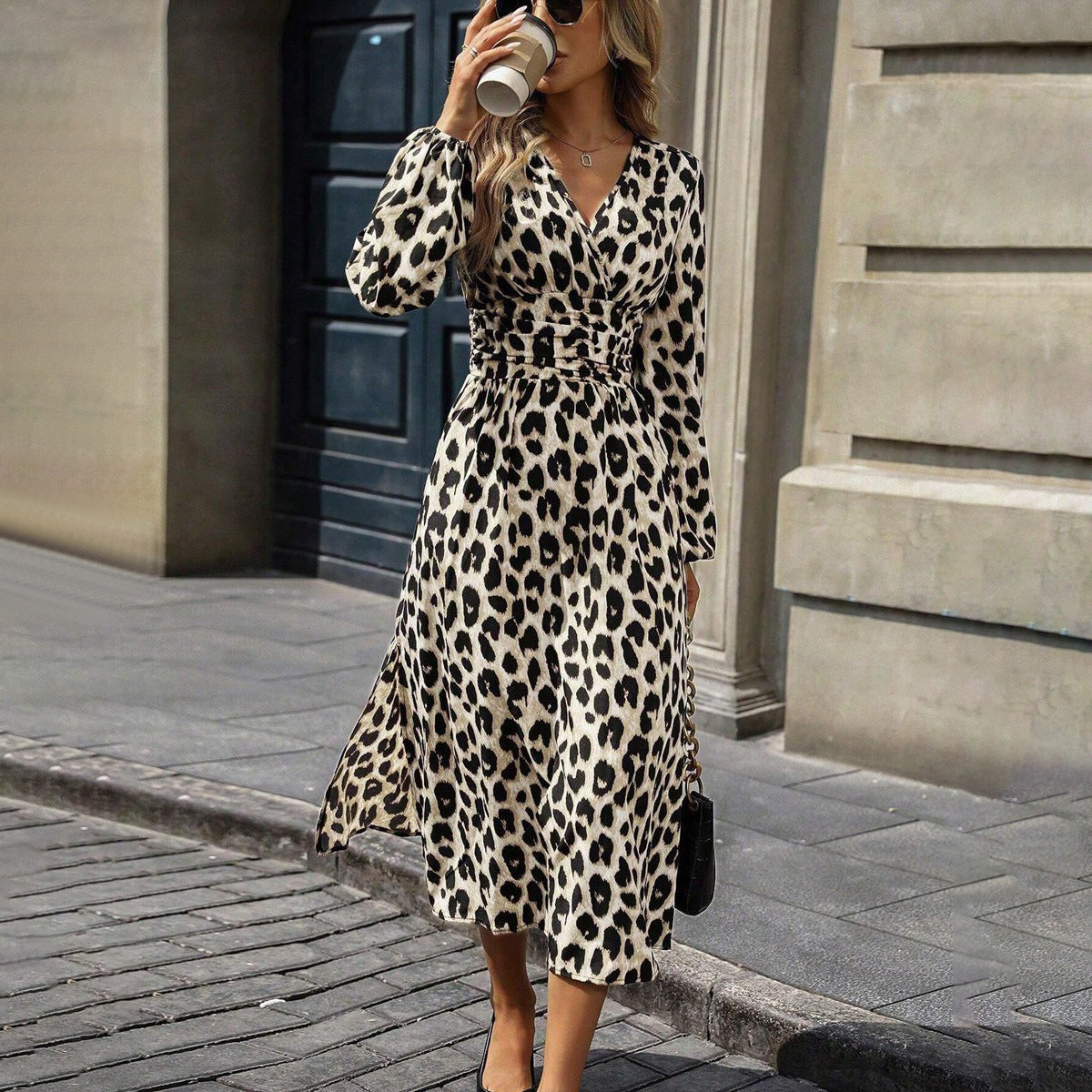 Damen Midi-Kleid mit Wickeloptik und Tiermotiv R&B