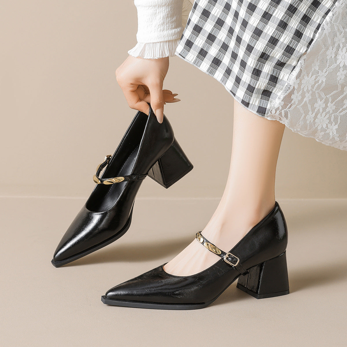 Damen elegante Pumps mit verstellbarem Riemen und schickem Detail