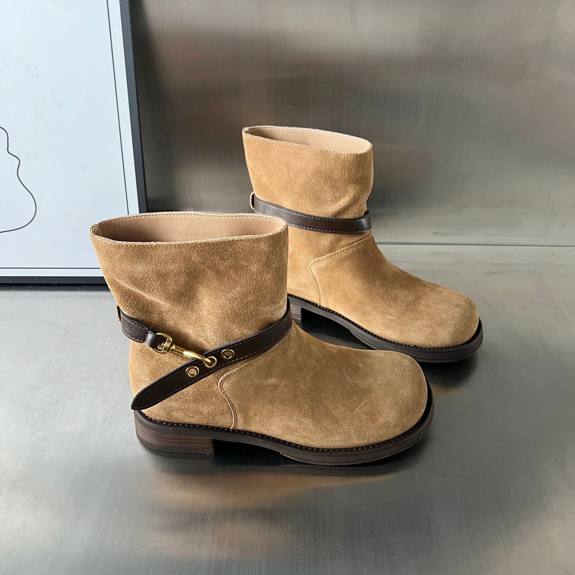 Damen elegante Short-Boots mit modischem Riemen und komfortablem Fußbett R&B