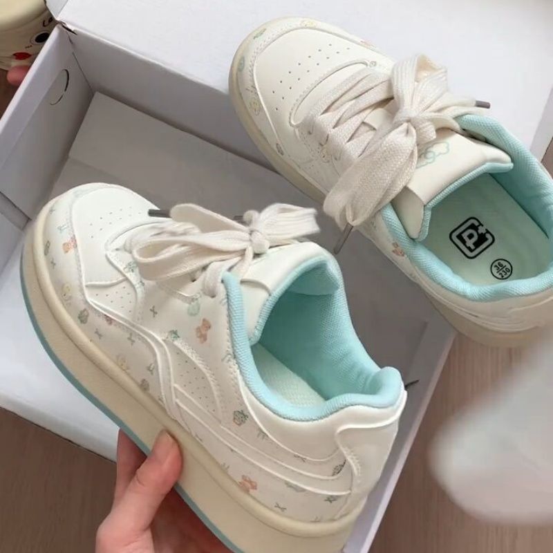 Damen Bequeme Freizeitsneaker mit floralem Design