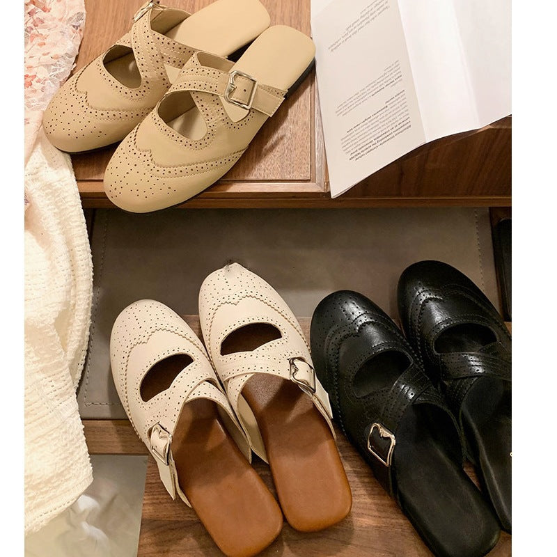 Damen offene Mules mit modischem Riemen und eleganter Perforation R&B