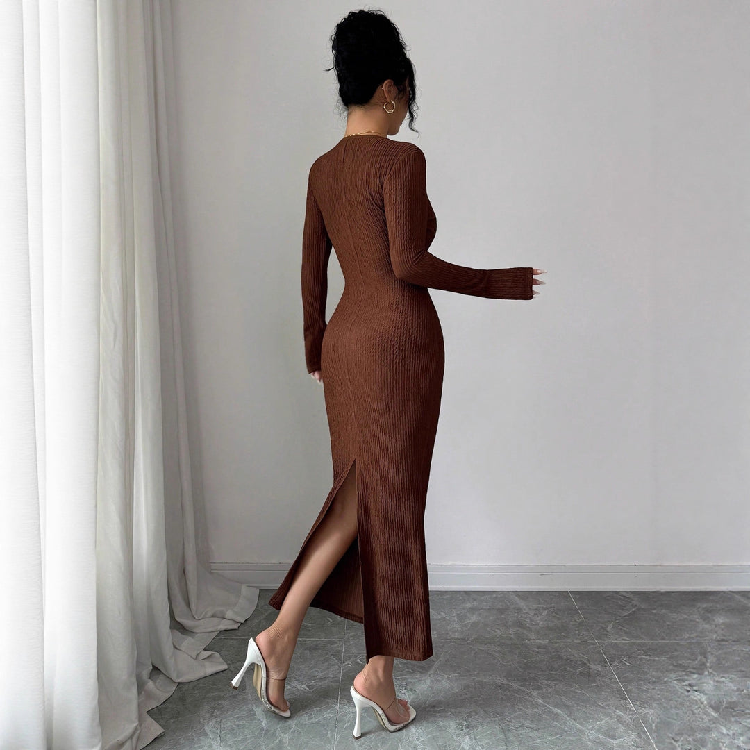 Damen nan tailliertes Wickelkleid mit V-Ausschnitt, strukturierter Knitteroptik und dekorativer Gürtelschließe R&B
