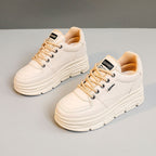 Damen Plattform-Sneaker mit modischen Details und dämpfender Sohle R&B