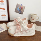 Damen Sneakers mit innovativem Schnürsystem und atmungsaktiver Oberflächenstruktur R&B