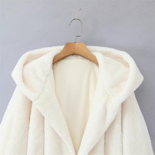 Damen Kapuzenjacke aus kuscheligem Material mit taillierbarem Gürtel und praktischen Taschen R&B
