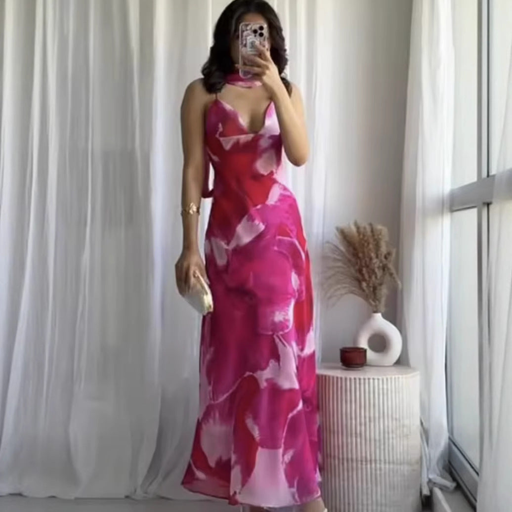 Damen Maxikleid mit floralen Akzenten und schickem Halterneck R&B