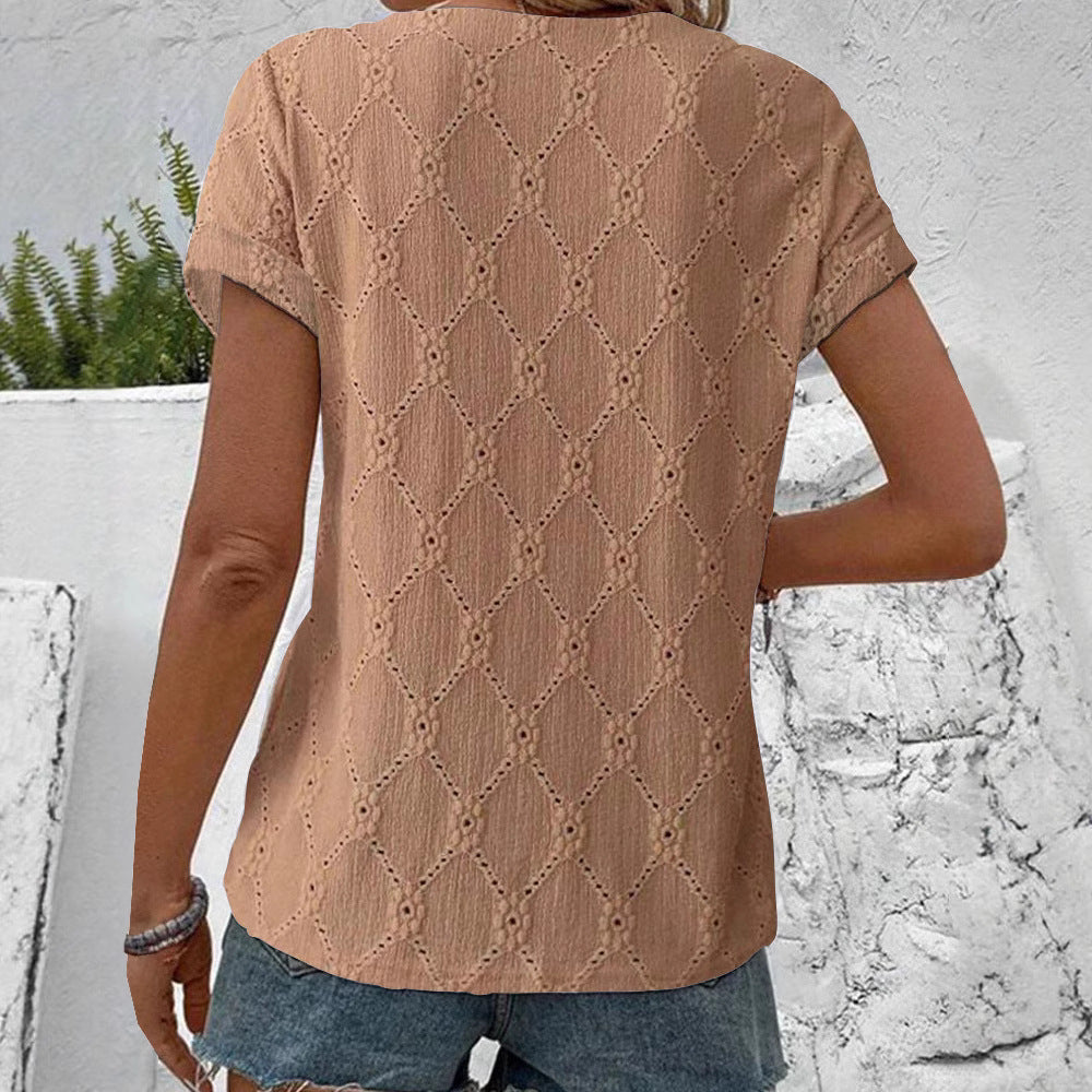 Damen Kurzarmbluse mit dekorativem Lochmuster und eleganter Knopfleiste Heidi-Mode
