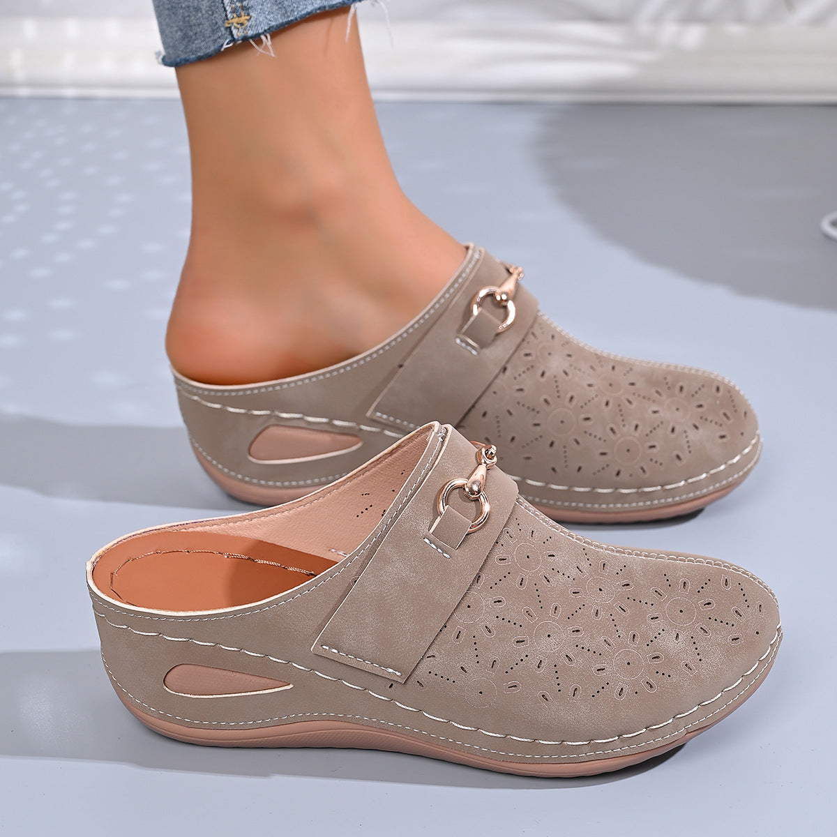 Damen Komfortable Clogs mit eleganter Verzierung R&B