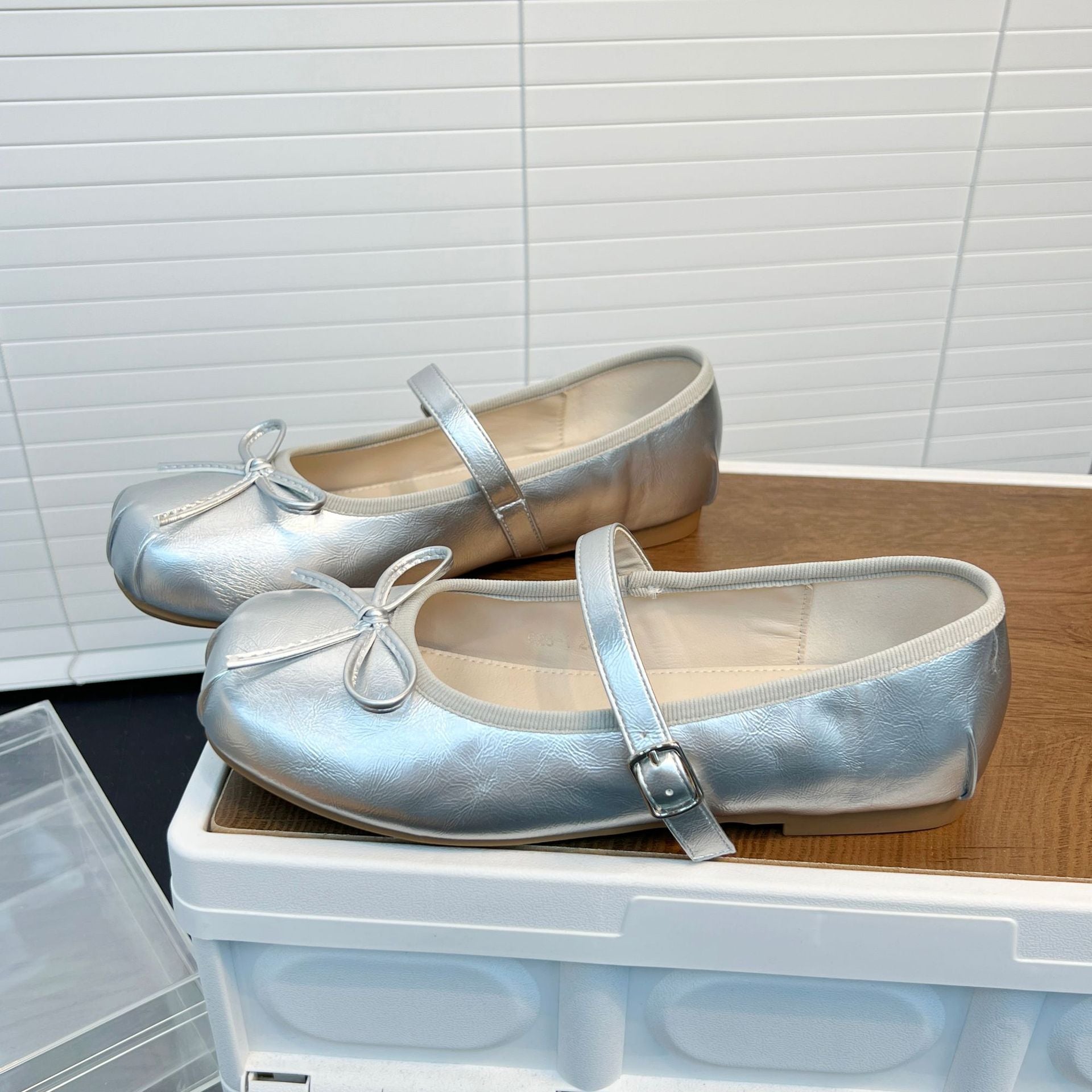Damen Elegante Ballerinas mit süßem Schleifenakzent und praktischem Riemen R&B