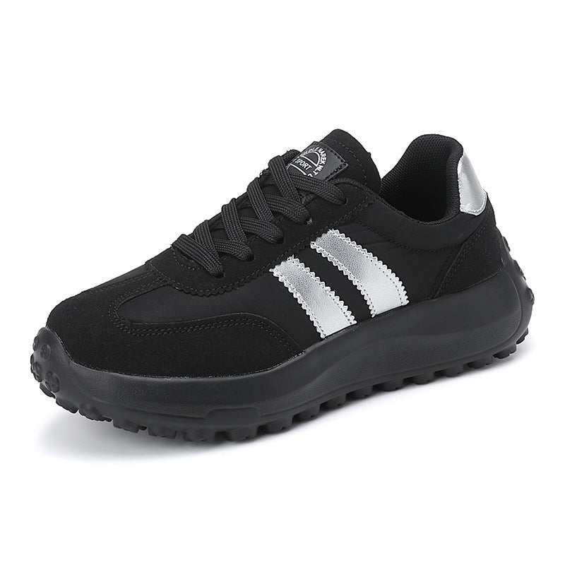 Damen nan retroorientierter City-Sneaker mit grobstolliger Laufsohle, gepolstertem Komfortfußbett und Wildlederbesatz R&B