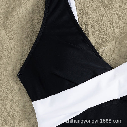 Damen Einteiliger Badeanzug mit raffiniertem Wickeldesign R&B