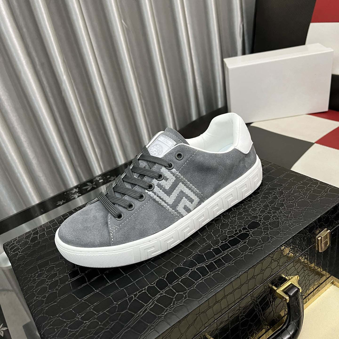 Damen Sneakers mit modischem Logo-Detail und rutschfester Laufsohle R&B