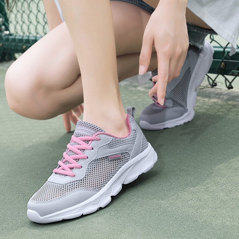 Damen nan leichter Alltags- und Reisesneaker mit luftiger Netzstruktur, dämpfender Leichtsohle und Fersenlasche R&B