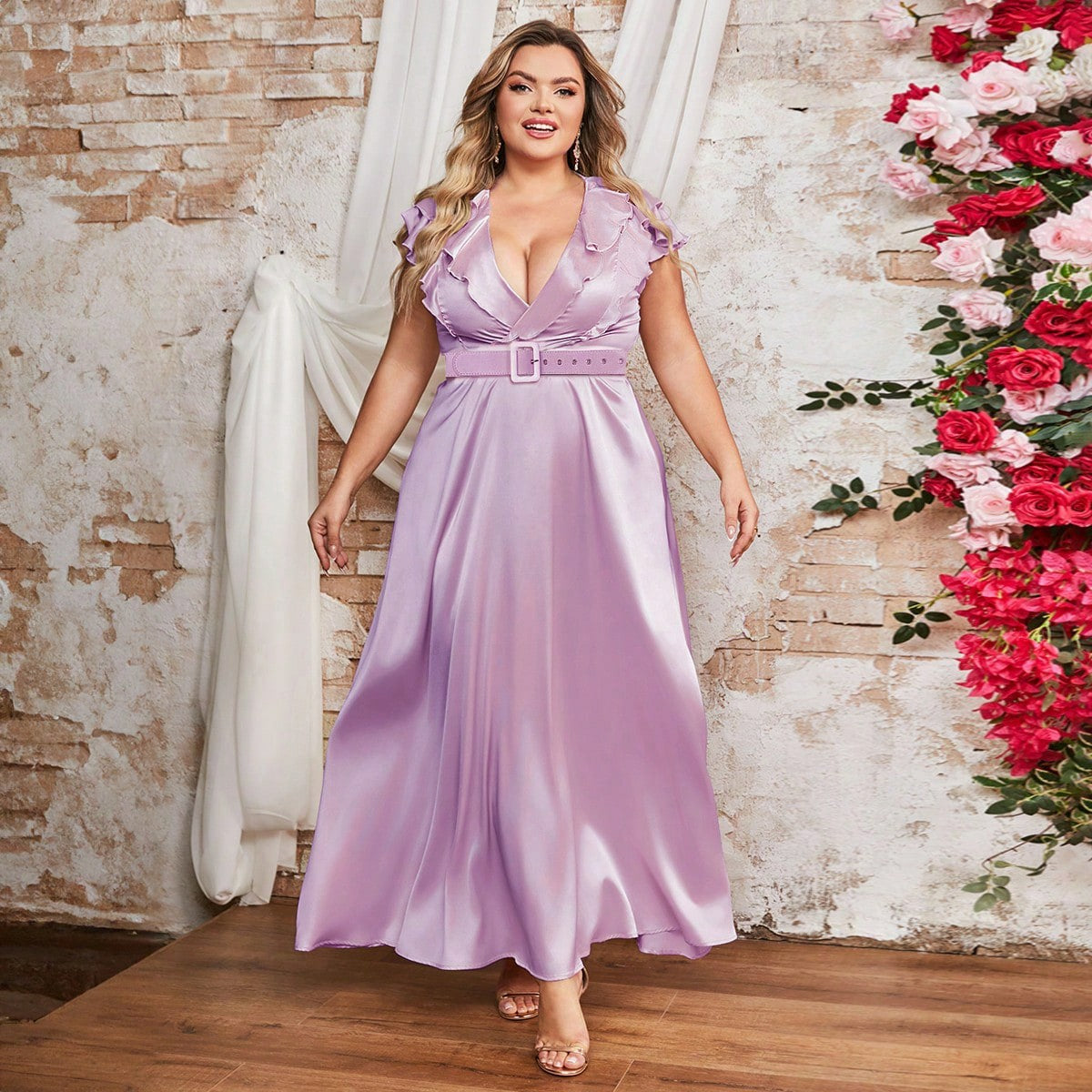 Damen Elegantes Maxikleid mit Rüschendetails und taillierendem Gürtel R&B