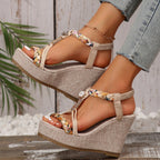 Damen Wedge-Sandalen mit geflochtenem Riemen und elegantem Schmuckdetail R&B