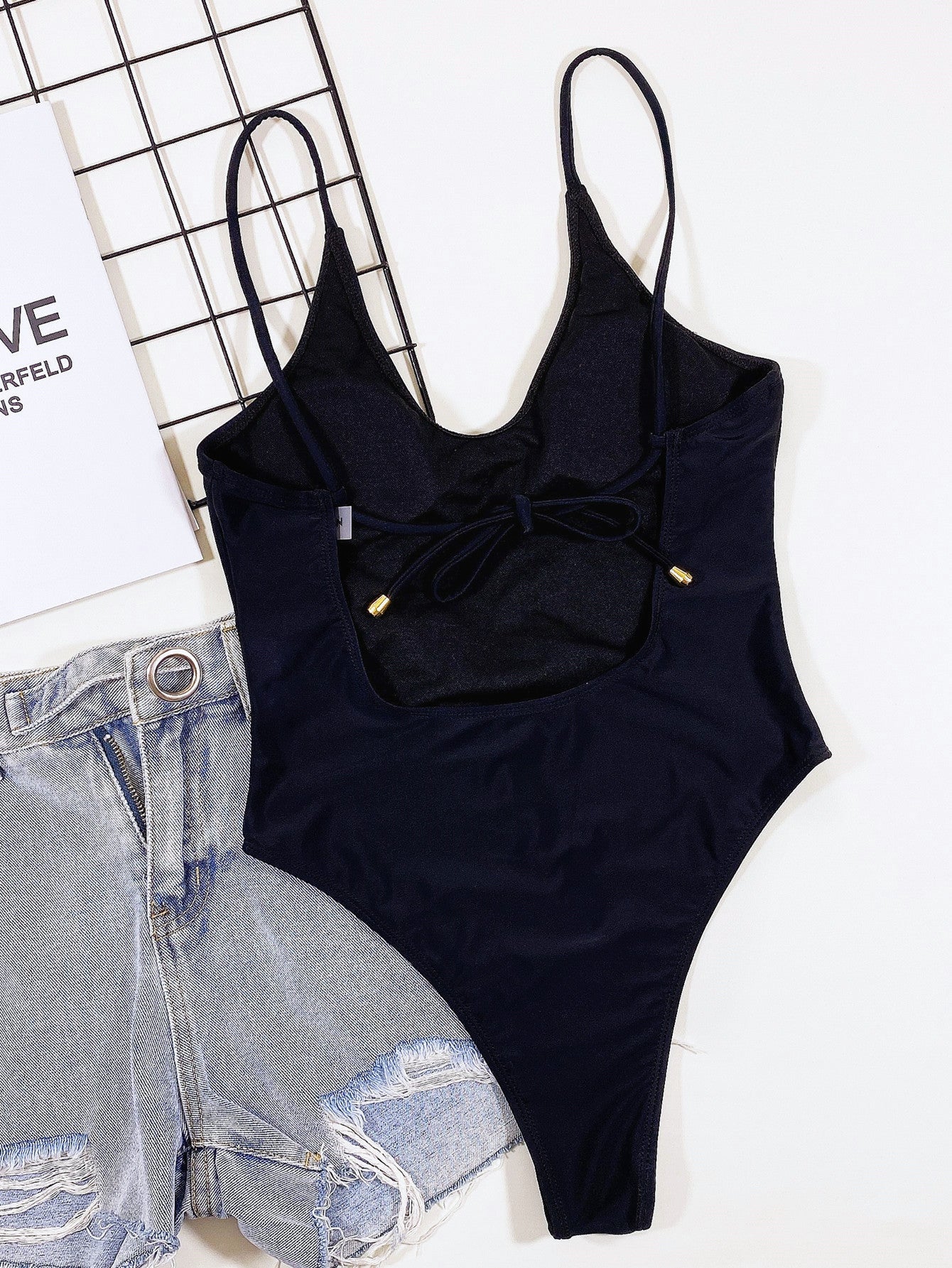 Damen Hochgeschnittener Cut-Out Badeanzug mit Bindändern