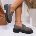 Damen modische Mokassins mit robustem Profil und stilvollem Ketten-Detail R&B