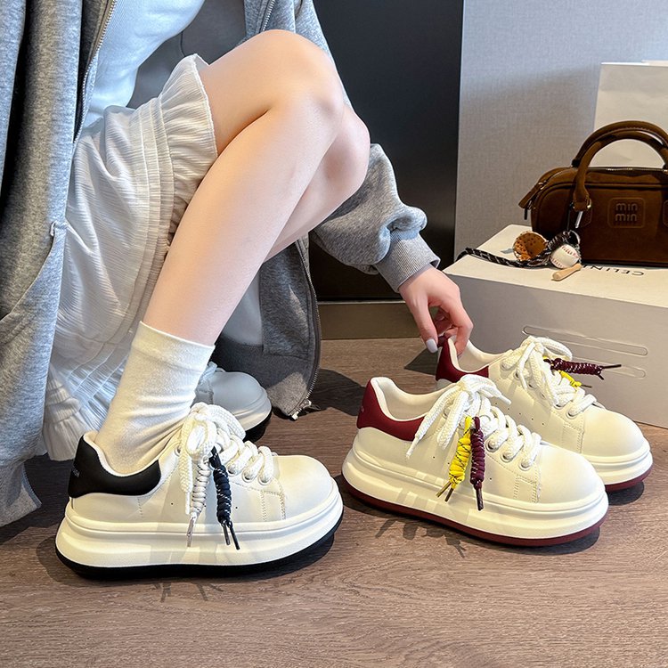 Damen Modische Sneakers mit robustem Sohlenprofil und innovativem Schnürsystem R&B