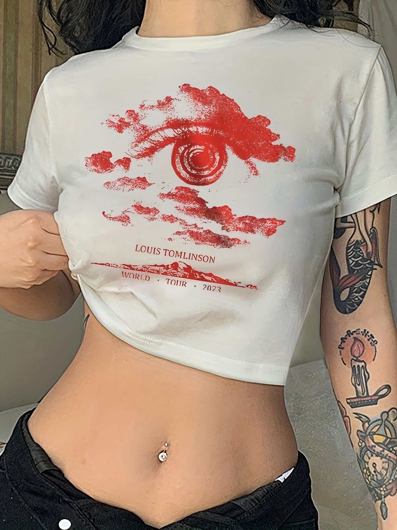 Damen Crop-T-Shirt mit kreativem Augenmotiv und Tourdruck R&B