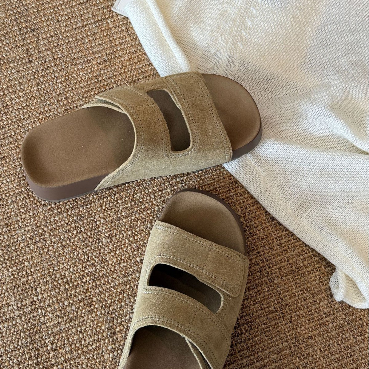 Damen Komfortable Sandalen mit verstellbaren Riemen und ergonomischem Fußbett