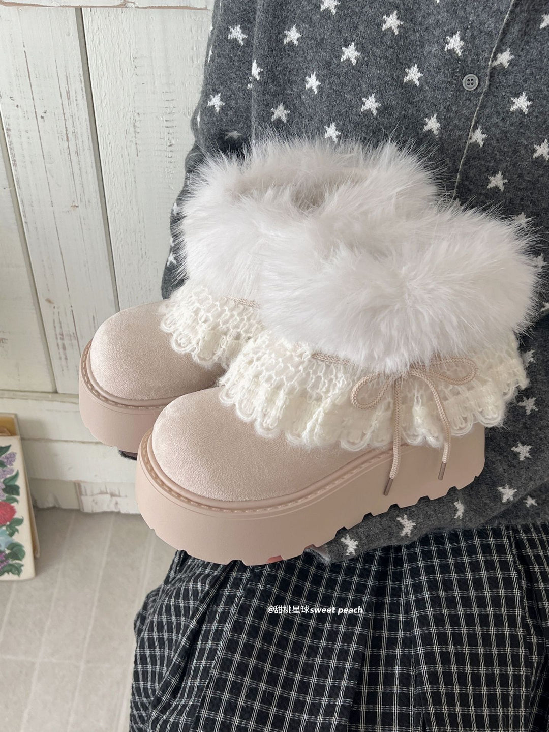 Damen Trendige Winterstiefel mit kuscheligem Kunstfellrand und dekorativer Spitzenverzierung R&B