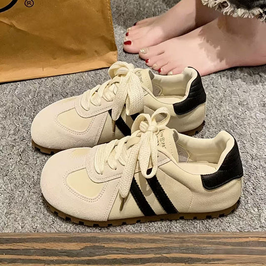 Damen Retro-inspirierte Wildledersneaker mit sportlichem Profil R&B