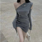 Damen Elegantes Minikleid mit asymmetrischem Ausschnitt und figurbetontem Raffungseffekt