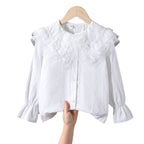Mädchen Bluse mit voluminösem Rüschenkragen und feinen Stickereien R&B