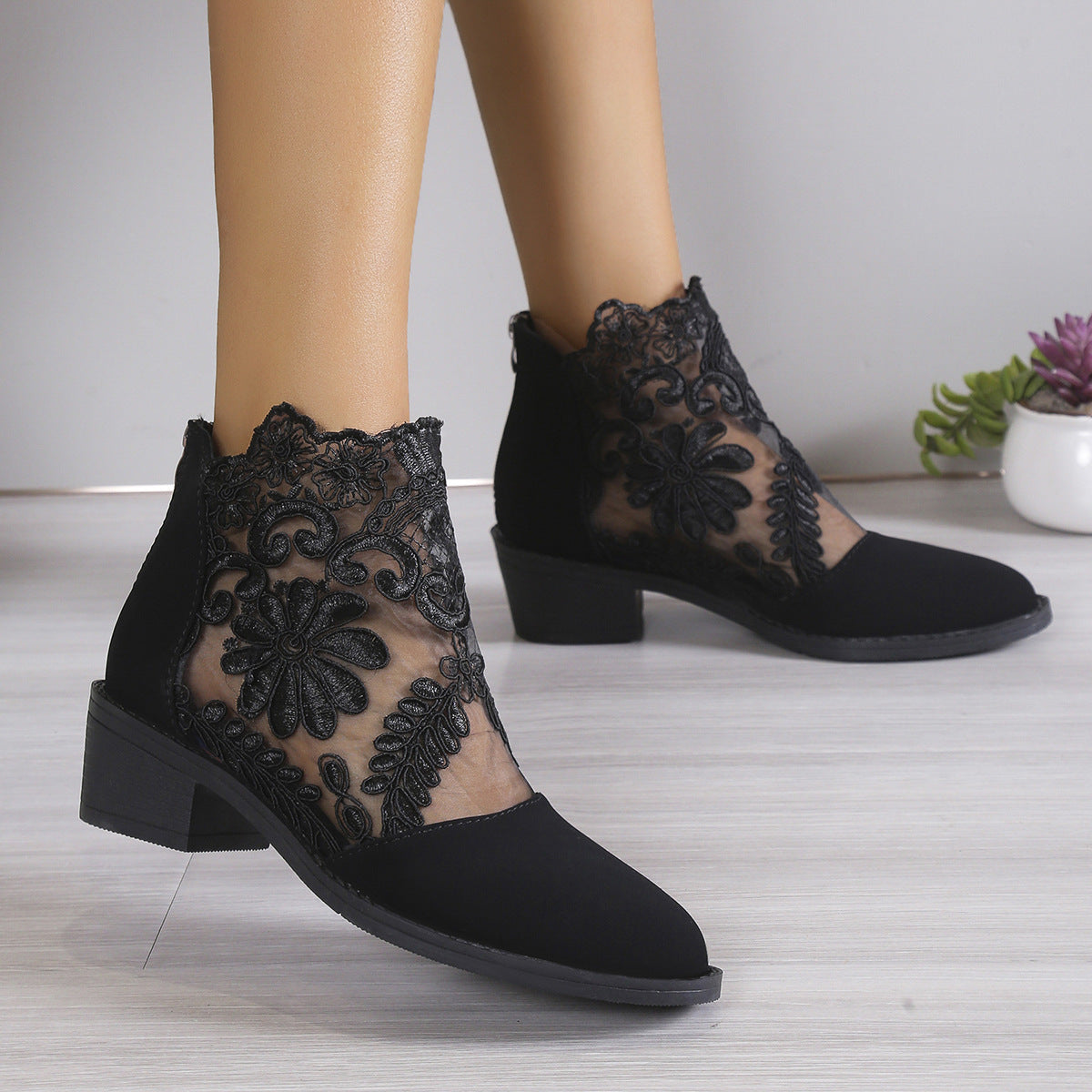 Damen modische Stiefeletten mit aufwendiger Spitzendecke R&B