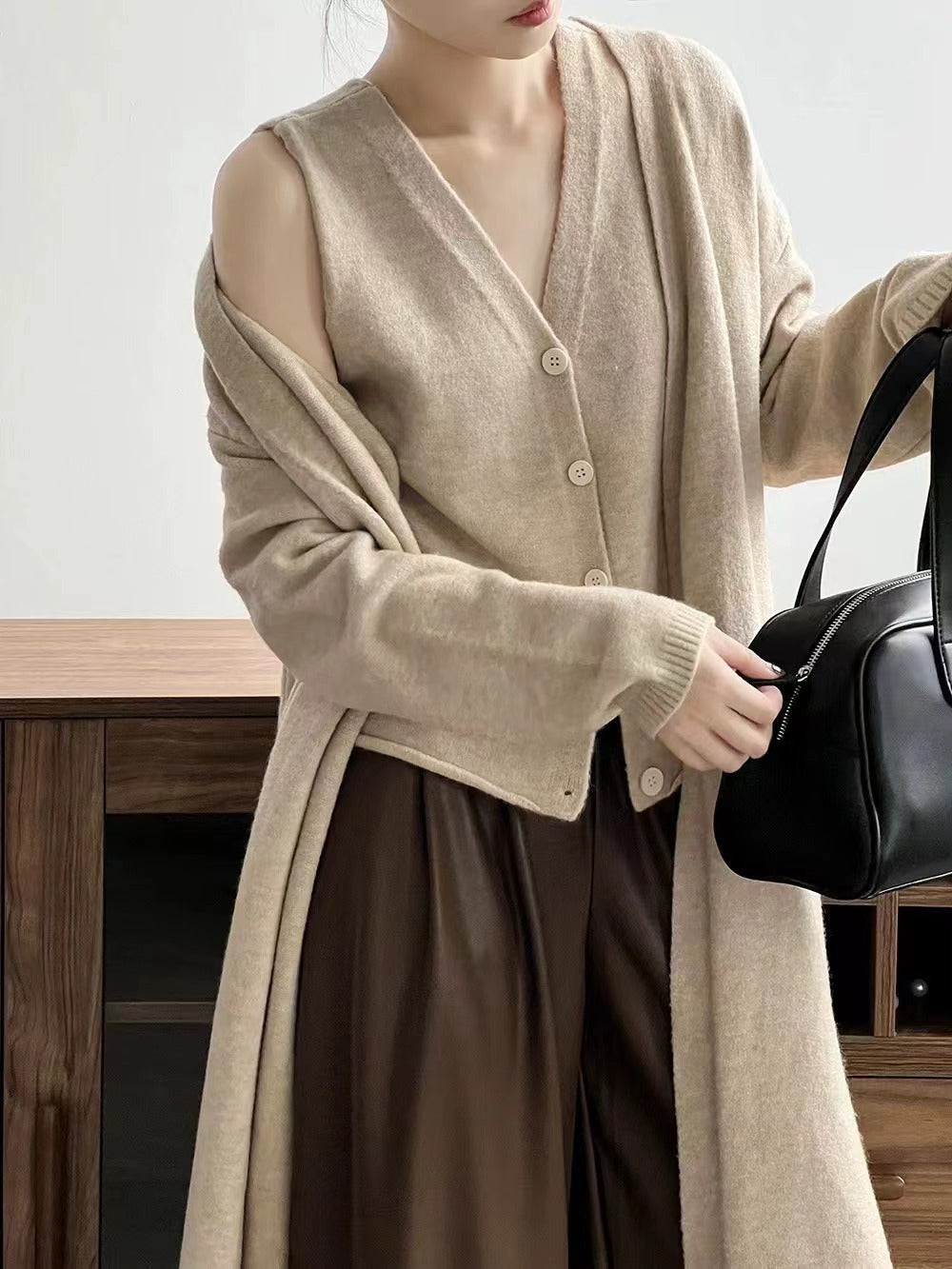 Damen Gemütliche Strickjacke mit offenem Schnitt und dekorativem Knopf