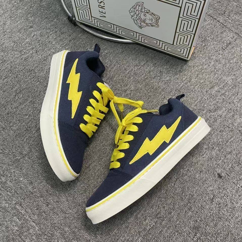 Damen Sportliche Sneakers im modernen Design mit aufwendigem Blitzmotiv R&B