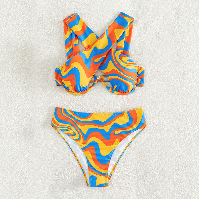 Damen Bikini-Set mit innovativem Racerback-Design und farbenfrohem Muster
