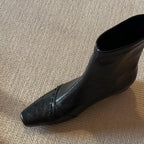 Damen Stiefeletten mit schmalem Schnitt und modischen Nähten