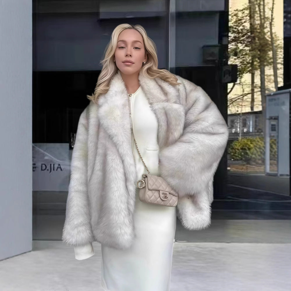 Damen Elegante Kunstpelzjacke mit funkelnden Akzenten