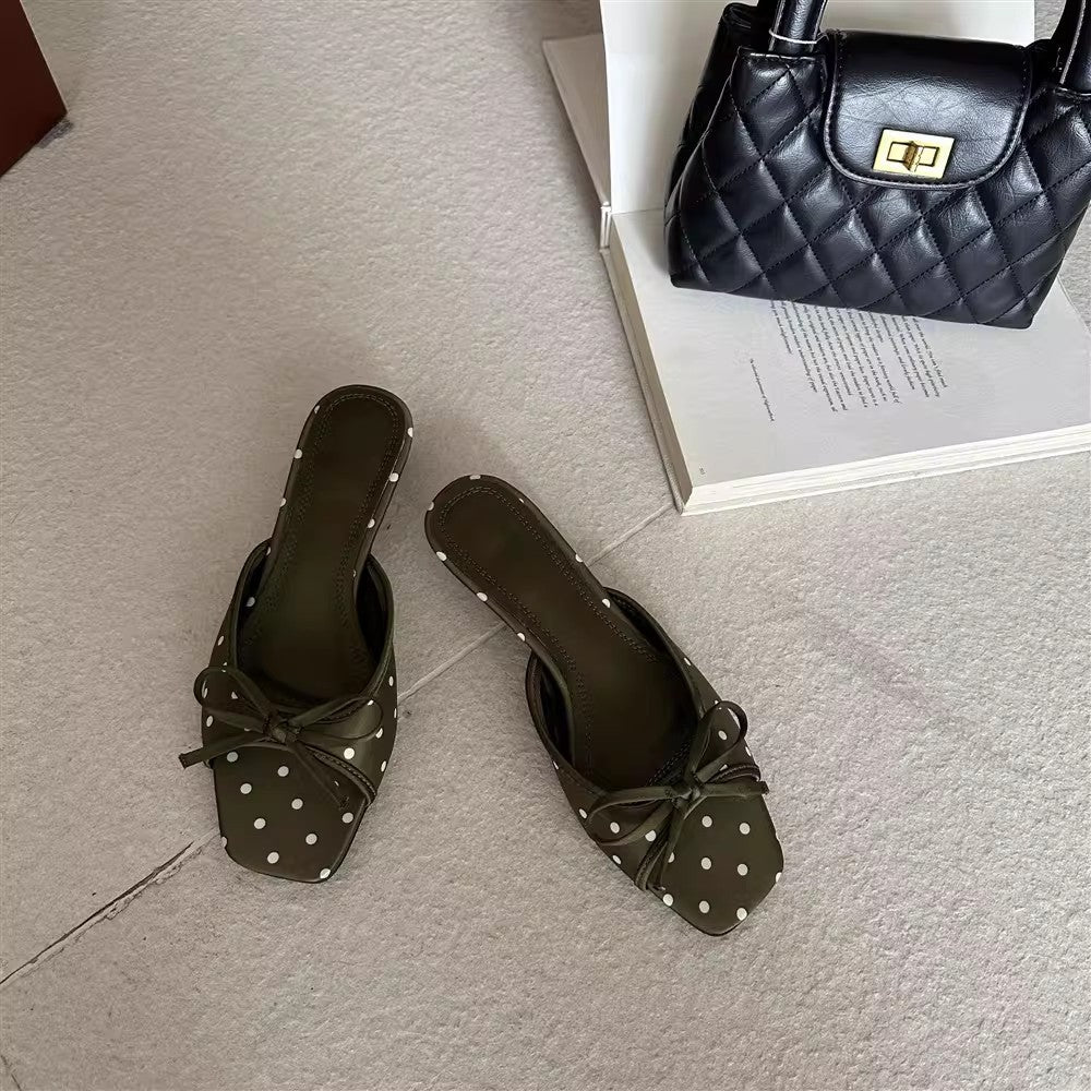 Damen Offene Mules mit dekorativen Punkten und schickem Schleifen-Detail R&B