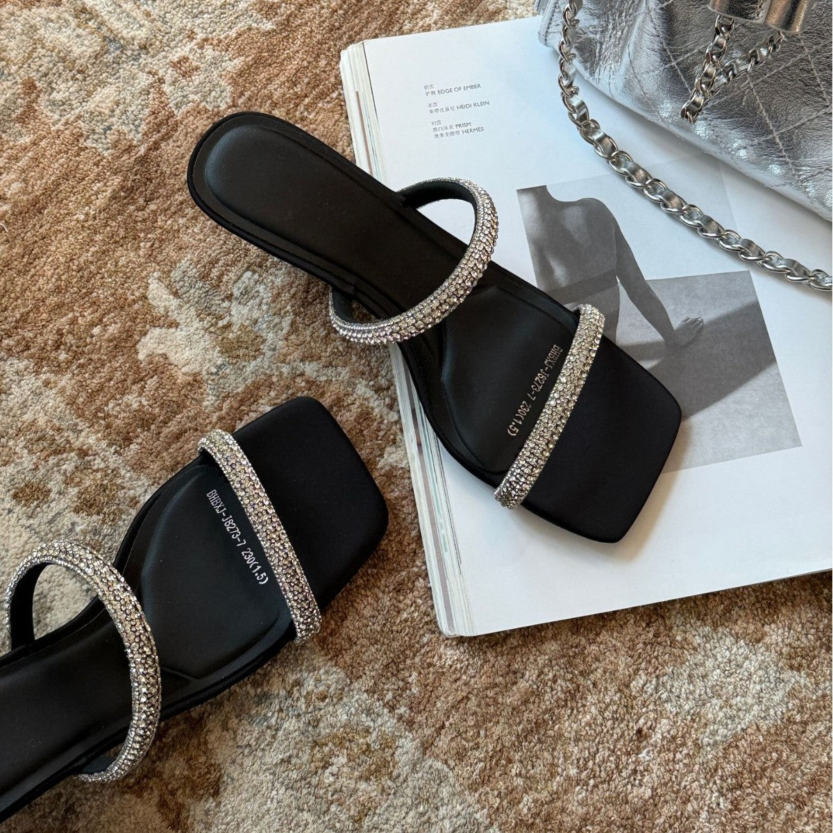 Damen Elegante und funkelnde Sandaletten mit kristallverzierten Riemchen R&B