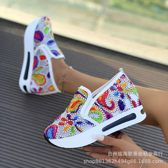 Damen modische Slip-On Sneakers mit buntem Stickdesign R&B