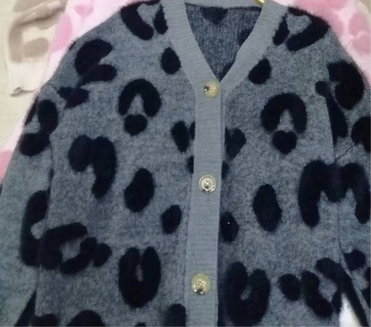 Damen Kuschelige Strickjacke mit herzförmigem Design und Knopfdetail R&B
